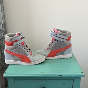 Puma high top with platform. Very comfortable!